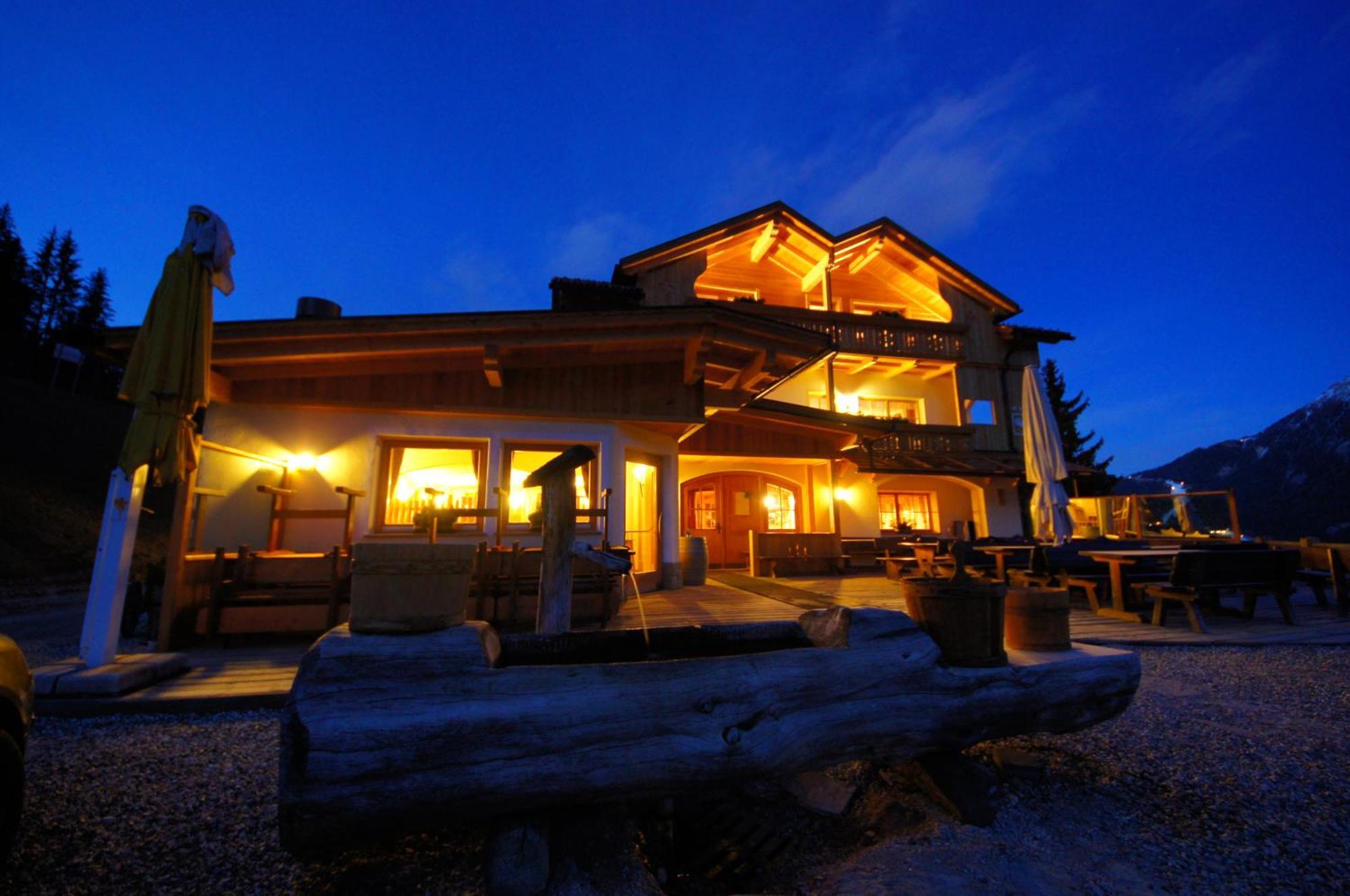 Rifugio La Para San Vigilio Di Marebbe Ngoại thất bức ảnh